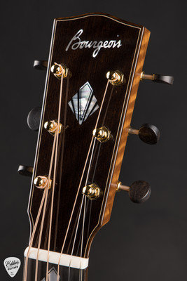 Bourgeois Eddies Guitars Exclusive Small Jumbo Carved Back Acoustic Guitar with Aged Tone Adirondack Spruce and Madagascar Rosewood in Sunburst 4 of 6