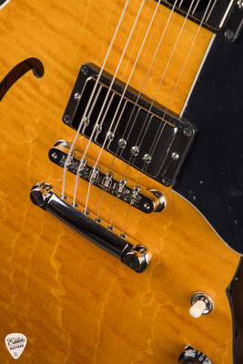 Gibson ES-335 Figured Honey Amber #207760200 - Eddie's Guitars