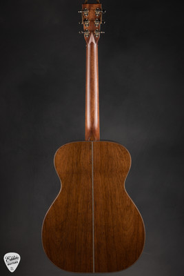 Huss and Dalton Traditional OM Rosewood Custom Acoustic Guitar with Bearclaw Italian Spruce and Madagascar Rosewood
