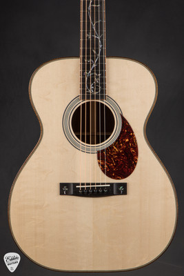 Huss and Dalton Traditional OM Rosewood Custom Acoustic Guitar with Bearclaw Italian Spruce and Madagascar Rosewood