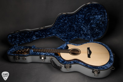 Case for Stephen Strahm OOc Acoustic Guitar with Italian Spruce and Brazilian Rosewood