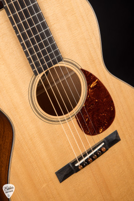 Collings 001-T - Old Growth Sitka Spruce & Mahogany