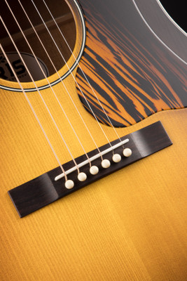 Iris DF Sunburst Acoustic Guitar with Adirondack Spruce and Mahogany