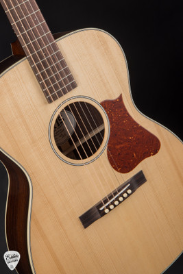 Iris WE Acoustic Guitar with Adirondack Spruce and Indian Rosewood