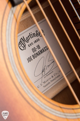 Label for Martin 00 18 Joe Bonamassa Spruce and Mahogany Acoustic Guitar