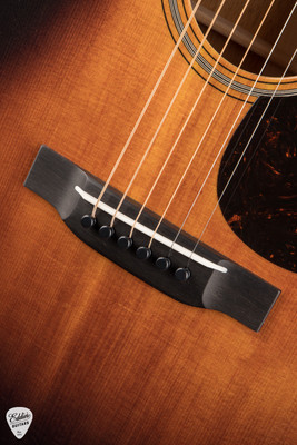 Martin 00 18 Joe Bonamassa Spruce and Mahogany Acoustic Guitar