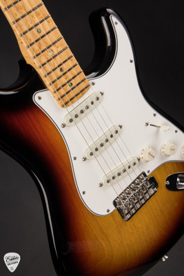 Fender Custom Shop American Custom Stratocaster NOS 3 Tone Sunburst Electric Guitar