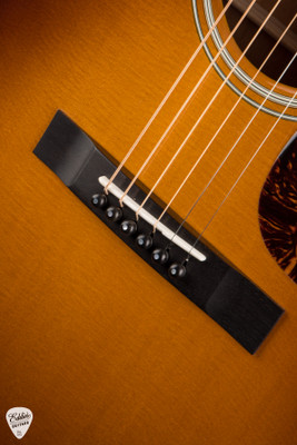 Santa Cruz Founder Collection Vintage Southerner Acoustic Guitar with Sitka Spruce and Honduran Mahogany