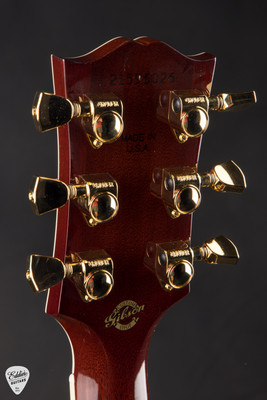 Gibson Custom Shop Dove Anniversary Limited Edition Cremona Burst acoustic guitar