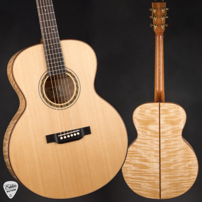 Circle Strings Small Jumbo Acoustic Guitar with Old Growth Sitka Spruce and Quilted Tochi