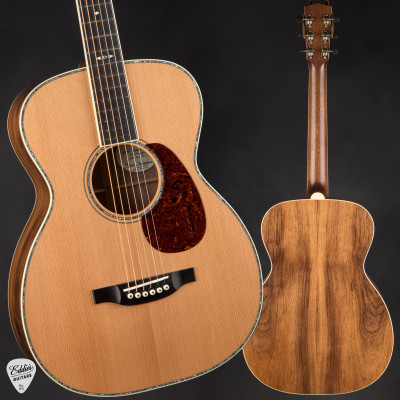 Bourgeois 00 12 Sawmill Limited Acoustic Guitar with Western Red Cedar and Madagascar Rosewood