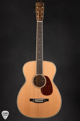 Bourgeois 00 12 Sawmill Limited Acoustic Guitar with Western Red Cedar and Madagascar Rosewood