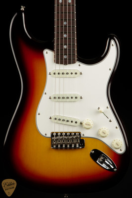 2023 - Fender Custom Shop 1966 Stratocaster Deluxe Closet Classic - 3 Color Sunburst