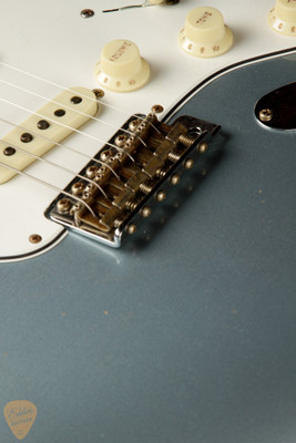2023 - Fender Custom Shop Limited Edition 1968 Stratocaster Journeyman - Aged Ice Blue Metallic