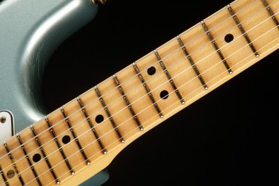 2023 - Fender Custom Shop Limited Edition 1968 Stratocaster Journeyman - Aged Firemist Silver