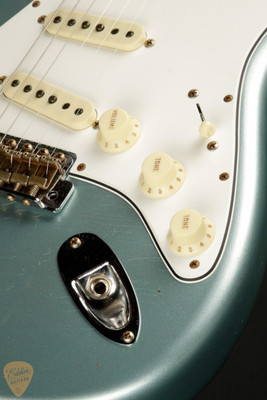 2023 - Fender Custom Shop Limited Edition 1968 Stratocaster Journeyman - Aged Firemist Silver