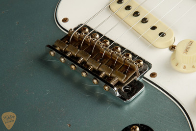 2023 - Fender Custom Shop Limited Edition 1968 Stratocaster Journeyman - Aged Firemist Silver