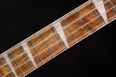 Rickenbacker 4003 electric bass in maple glo