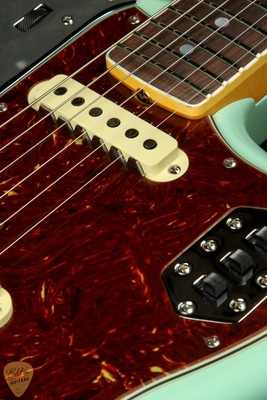 Fender Custom Shop 1966 Jaguar Deluxe Closet Classic - Aged Surf Green