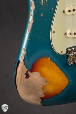 2023 - Fender Custom Shop 1961 Stratocaster Heavy Relic - Aged Ocean Turquoise Over 3-Color Sunburst