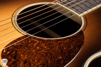 Bourgeois OM Large Soundhole Sunburst – Aged Tone Adirondack & Madagascar Rosewood acoustic guitar