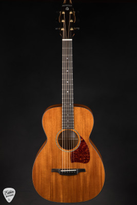 McNally Custom Parlour – Honduran Mahogany Acoustic Guitar