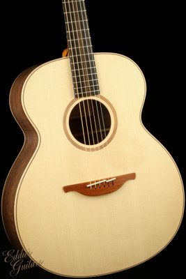 Lowden O-21 Sitka Spruce & Walnut