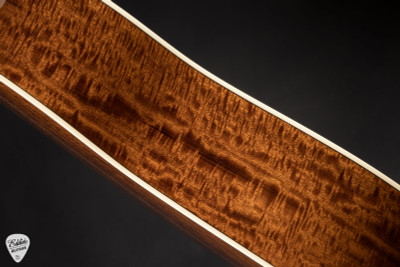 Bourgeois Slope D Banjo Killer Sunburst – Bearclaw Sitka Spruce & Beeswing Mahogany Acoustic Guitar