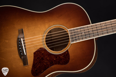 Bourgeois Slope D Banjo Killer Sunburst – Bearclaw Sitka Spruce & Beeswing Mahogany Acoustic Guitar