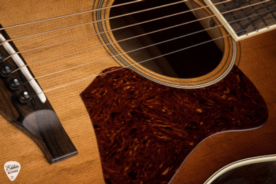 Bourgeois Slope D Banjo Killer Sunburst – Bearclaw Sitka Spruce & Beeswing Mahogany Acoustic Guitar