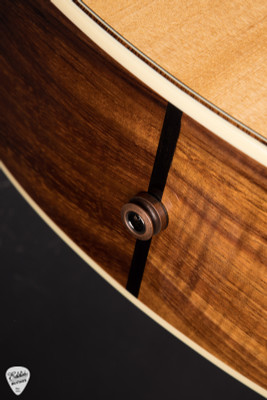 Taylor Gold Label 814e – Torrefied Spruce & Koa Acoustic Guitar