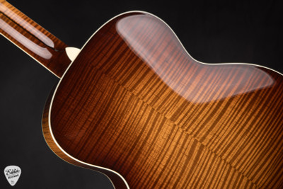 Bourgeois The Standard Small Jumbo Carved Back - Aged Tone Adirondack Spruce & Aged Tone Curly Maple - NAMM 2025