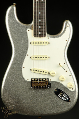 2022 - Fender Custom Shop LTD 1965 Stratocaster Journeyman - Aged Silver Sparkle