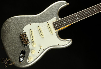 2022 - Fender Custom Shop LTD 1965 Stratocaster Journeyman - Aged Silver Sparkle