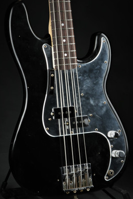 Used - Fender Custom Shop Limited Edition Phil Lynott Precision Bass Master Built John Cruz - Black
