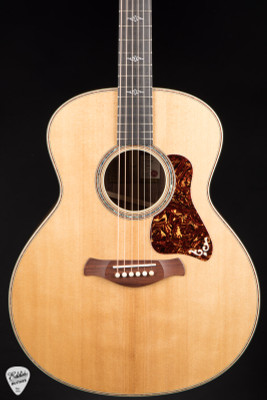 Taylor Gold Label 814e – Torrefied Spruce & Honduran Rosewood Acoustic Guitar