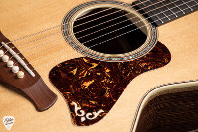 Taylor Gold Label 814e – Torrefied Spruce & Honduran Rosewood Acoustic Guitar