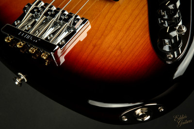 2022 - Fender Player Plus Active Jazz Bass - 3-Color Sunburst