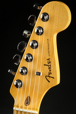 Fender American Ultra Stratocaster, Maple - Ultraburst
