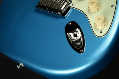 2022 - Fender Player Plus Stratocaster®, Pau Ferro Fingerboard - Opal Spark