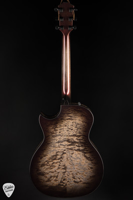 Taylor Custom #26 C14ce B5026 Grand Auditorium Sitka Spruce/Quilted Big Leaf Maple – Silver Cranberry Supernova/NAMM 2025 Acoustic Guitar