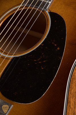 Martin D-18 Gloss 1933 Ambertone / New For 2025 Acoustic Guitar