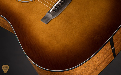 Martin D-18 Gloss 1933 Ambertone / New For 2025 Acoustic Guitar
