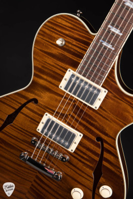 Collings SoCo Deluxe Electric Guitar in Caramel