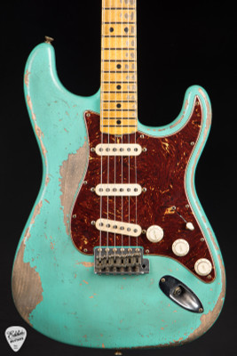 ギター pirates relic by georarms stratocaster Fender Custom Shop Masterbuilt 1969 Stratocaster Relic - Sea Foam