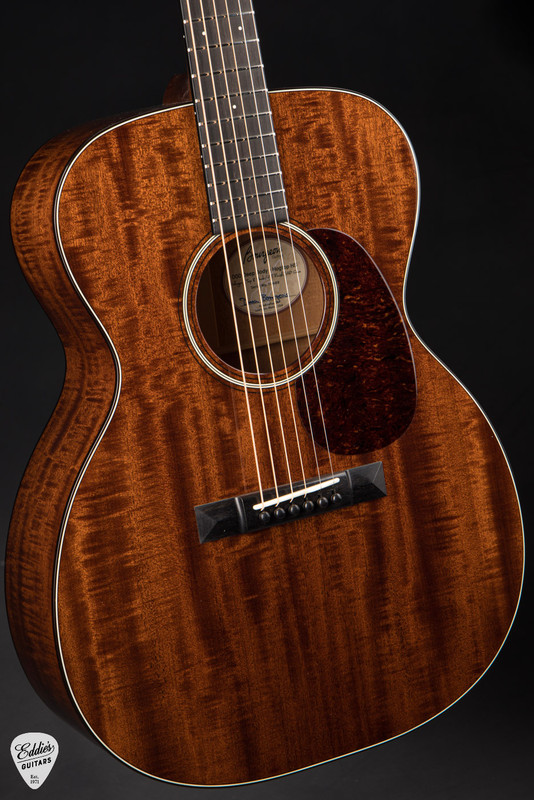 Bourgeois 000 Deep Body Hog Top - Beeswing Mahogany Acoustic Guitar
