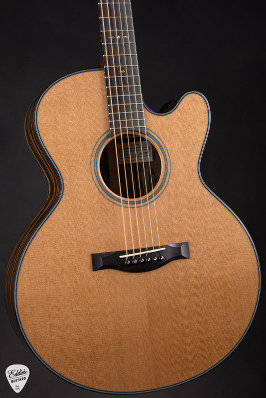 Santa Cruz Fingerstyle Custom – Ancient Orcas Island Cedar & Mun Ebony Acoustic Guitar