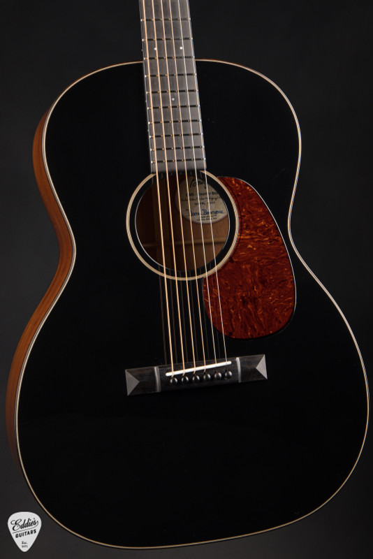 Bourgeois OMS Country Boy Black Top – Sinker Sitka Spruce & Sinker Mahogany Acoustic Guitar