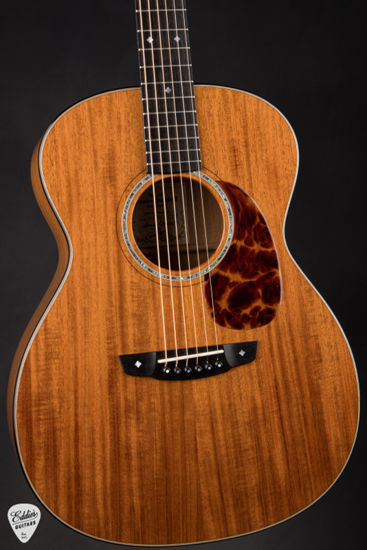 Goodall Grand Concert Acoustic Guitar in Honduran Mahogany