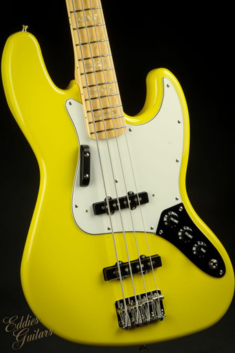 Fender Made in Japan Limited International Color Jazz Bass